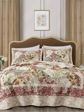 Floral Patchwork 100% cotton 3 piece Quilt Set in Multi-Color oversized king